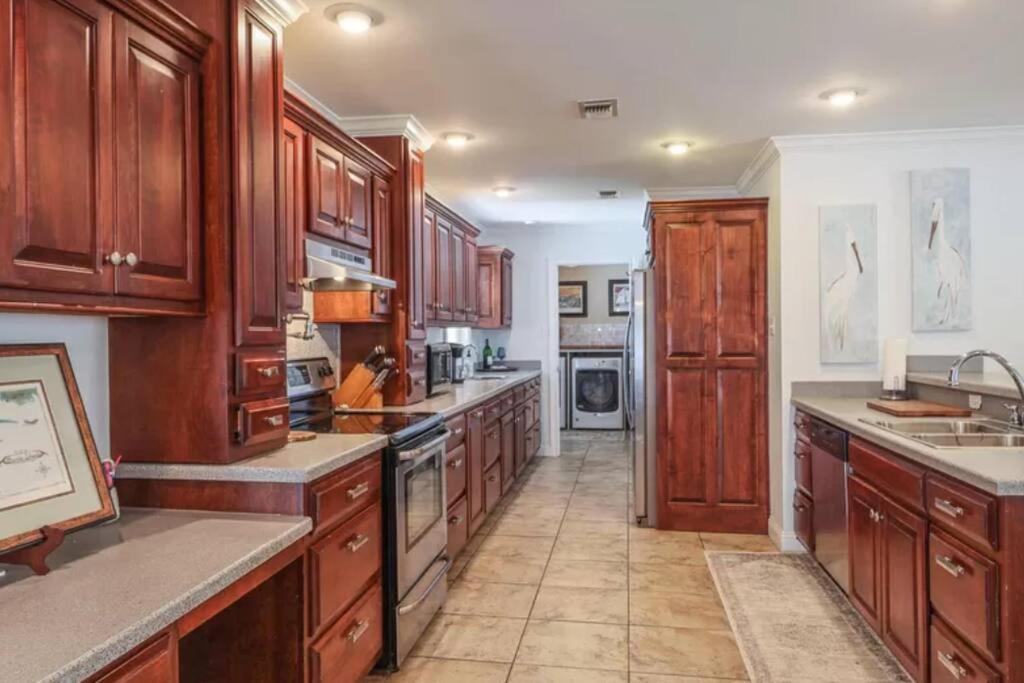 גאלפורט 4/3 Home Centrally Located, Beach, Casino, Airport, Dining, Golfing, Shopping, Entertainment מראה חיצוני תמונה
